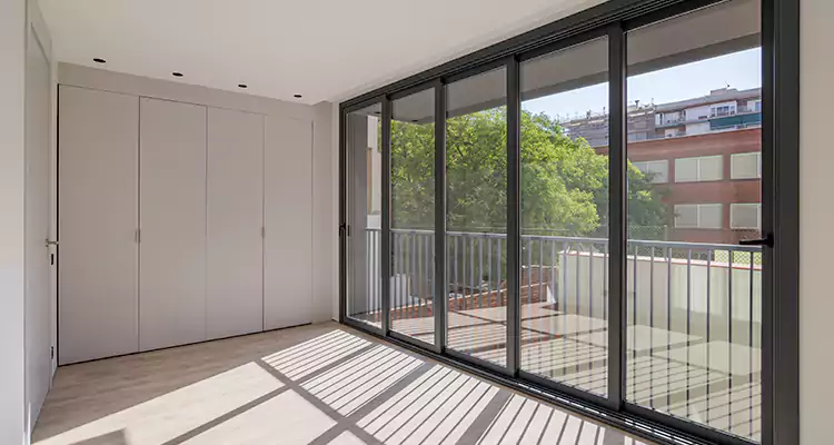 Fix Sliding Screen Door Track in Rockledge, FL